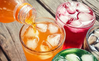 Bebidas dietéticas e açucaradas elevam risco de fibrilação atrial