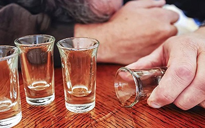 Cancro do fígado causado por consumo de álcool pode ter pior prognóstico