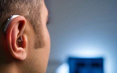 Pessoas com problemas de audição têm mais risco de sofrer acidentes