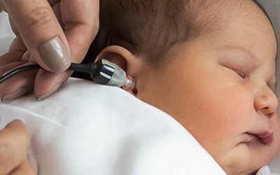 Rastreio auditivo deve ser iniciado nas primeiras horas de vida