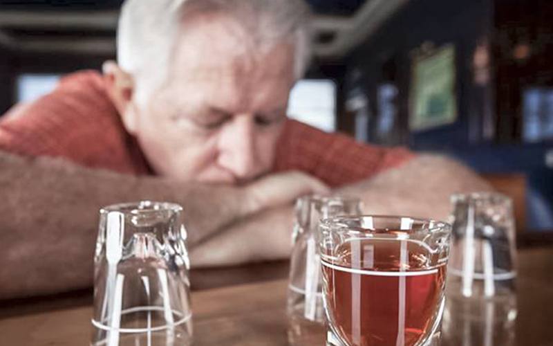 Pessoas mais velhas são mais sensíveis ao álcool