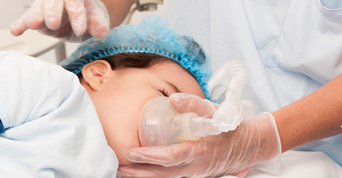Pais vão poder acompanhar filhos no bloco operatório durante anestesia e recobro