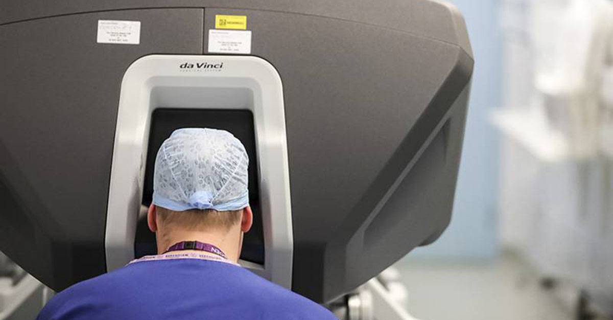 Robô permite cirurgia da tiroide sem cicatriz visível
