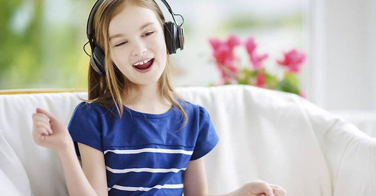Aparelhos portáteis para ouvir música associados a perda auditiva em crianças