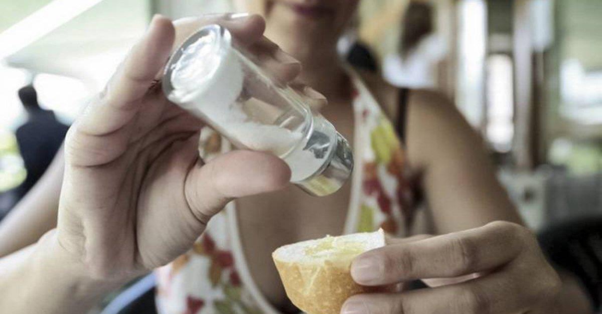 Dieta rica em sal afeta mais as mulheres que os homens