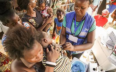 Surto de febre-amarela no Congo e Angola superou previsões