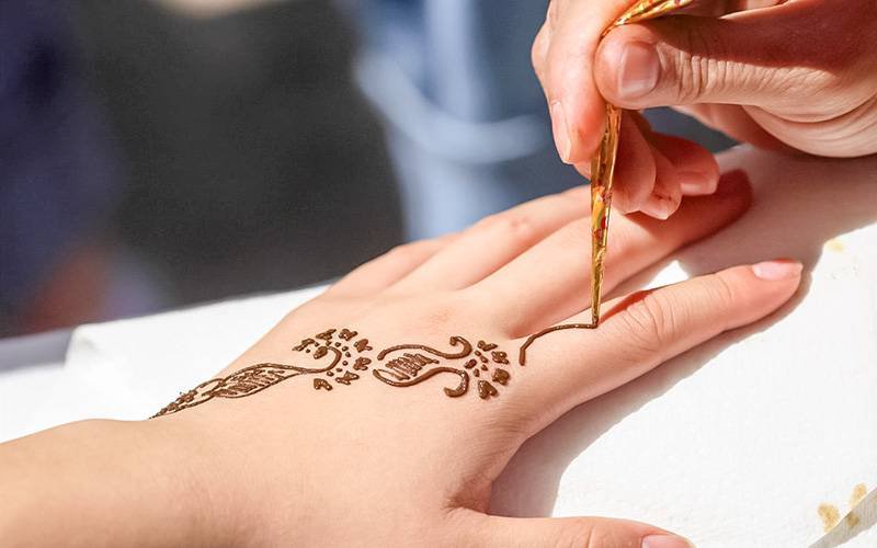 Terapia com tatuagem temporária poderia aliviar doenças crónicas