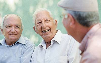 Projeto de apoio domiciliário ajuda idosos com linfoma e leucemia
