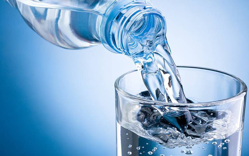 Água mineral pode ser fonte de cálcio livre de calorias