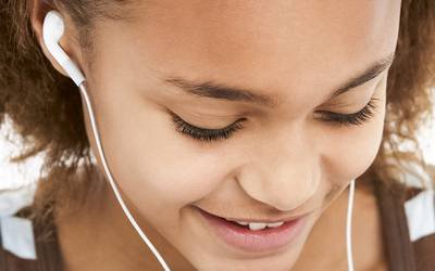 Uso de fones de ouvido não altera taxas de perda auditiva