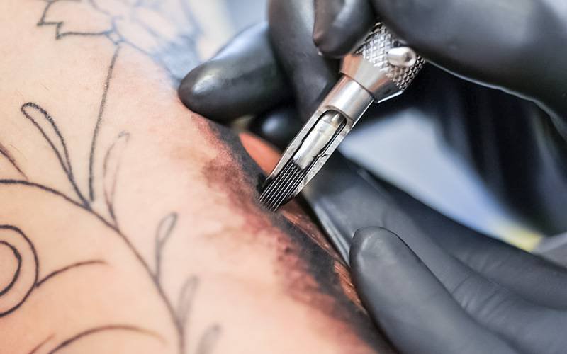 Nanopartículas de tintas de tatuagem acumulam-se nos gânglios linfáticos