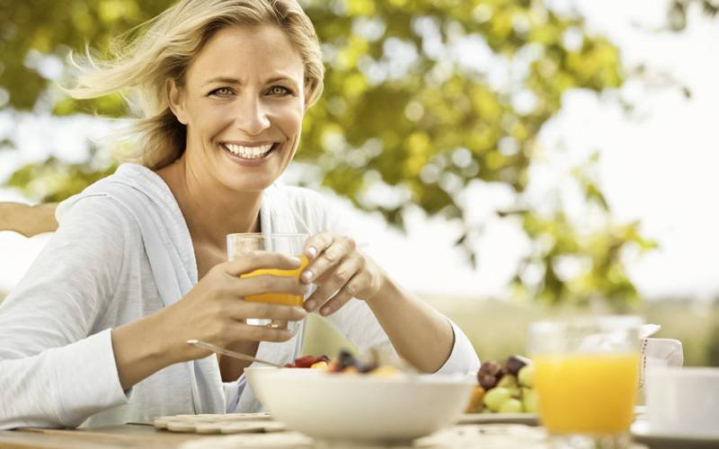 Estudo examina efeitos da dieta no início da menopausa