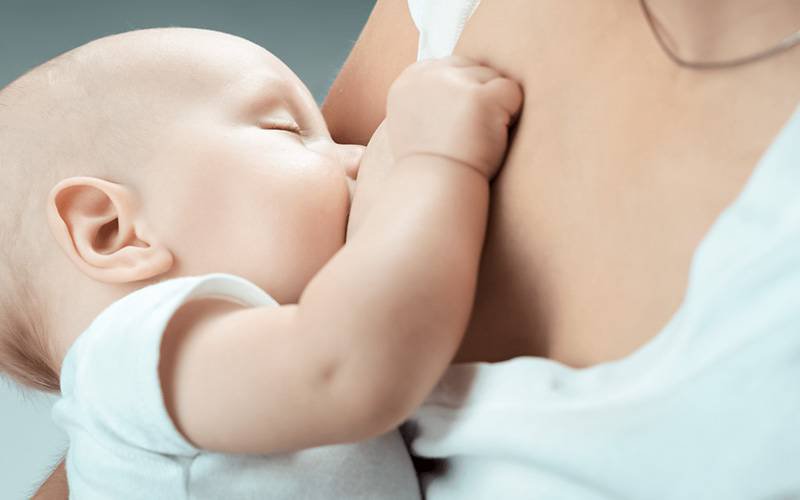 Leite materno pode transmitir composto da cannabis para bebé
