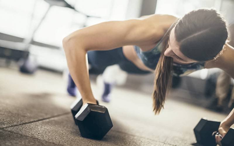 População deve fazer exercícios para fortalecer músculos e ossos