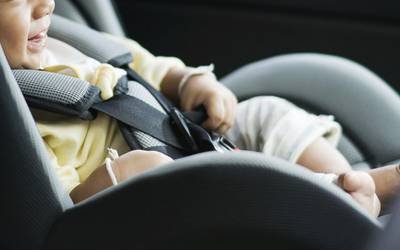 Mortes de bebés por esquecimento em carros gera preocupação
