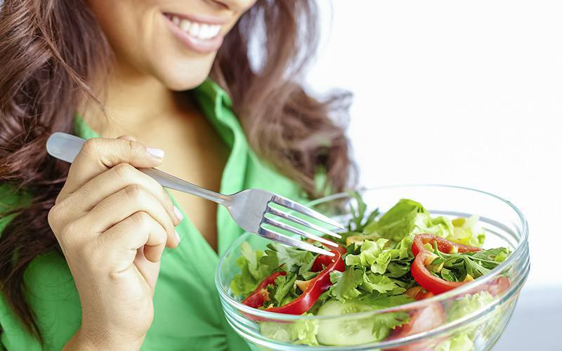 Substituir refeições por saladas pode não ser opção mais saudável