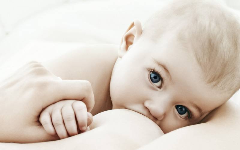 Aleitamento materno promove crescimento harmonioso das crianças