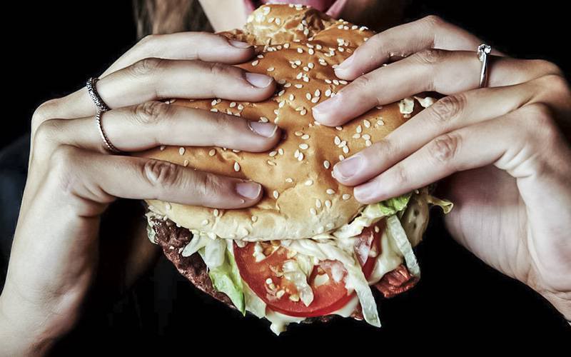 Novo estudo reforça associação entre dieta e depressão