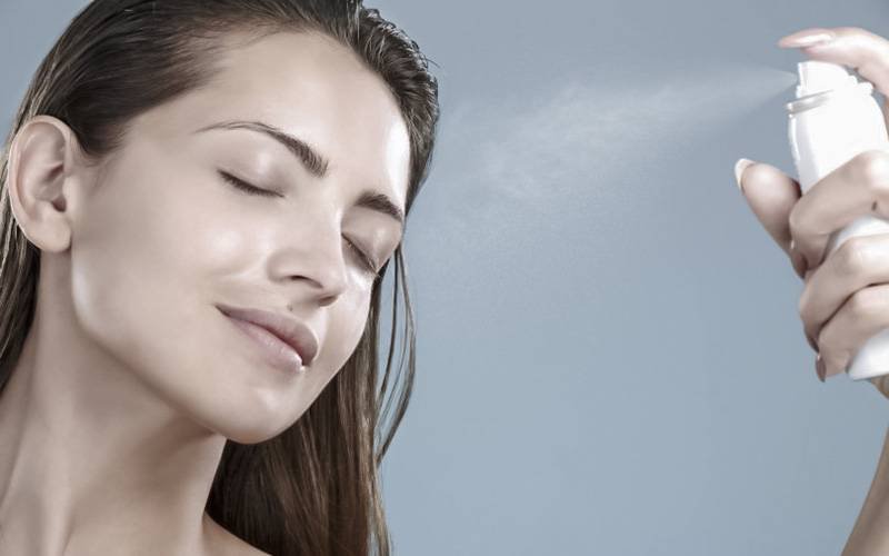 Sprays de partículas de água melhoram humidade facial