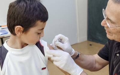 Zonas com cobertura insuficiente de 2.ª dose de vacina do sarampo