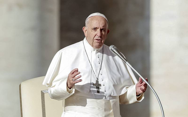 Papa apela a que coloquem doentes à frente de interesses económicos