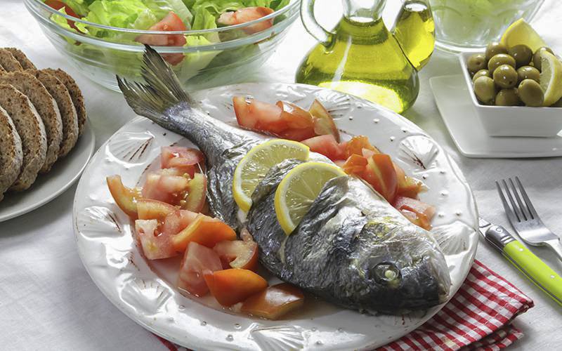 Dieta mediterrânica reduz risco de problemas cardiovasculares