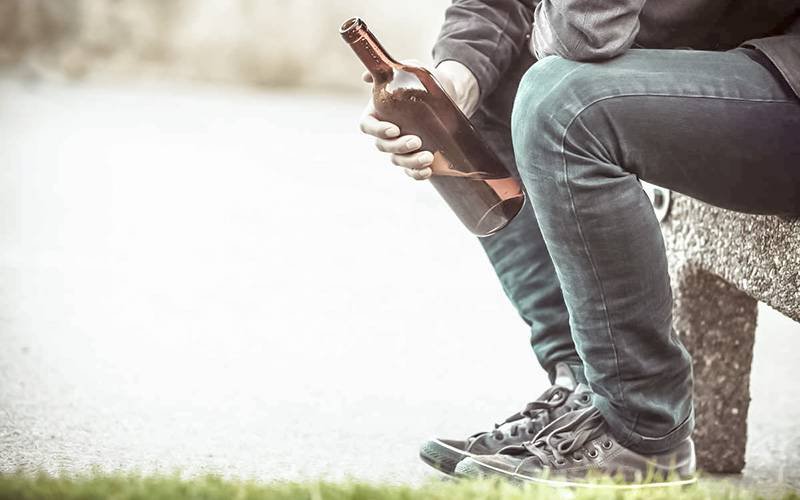 Ansiedade social pode aumentar risco de alcoolismo
