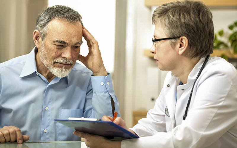 Doentes de Parkinson chegam a esperar um ano por uma consulta