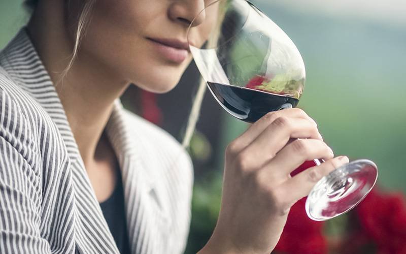Um copo de vinho por dia é benéfico para a saúde