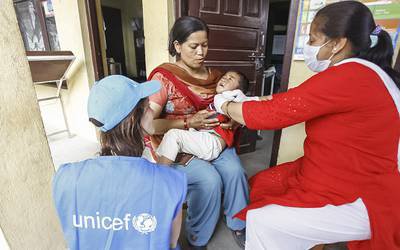 UNICEF promove semana de campanha global de apelo à vacinação