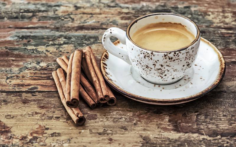 Café com canela ajuda a prevenir cancro, demência e a emagrecer