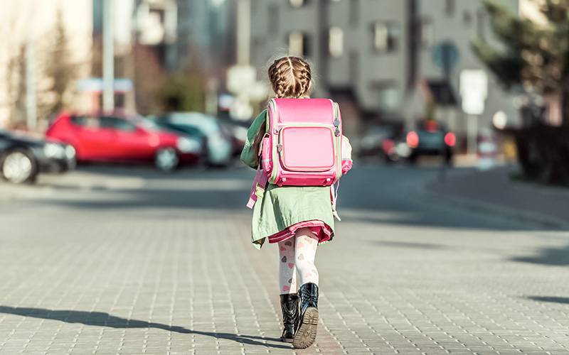 Obesidade é menos frequente em crianças que vão a pé para a escola