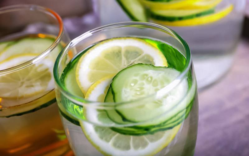Bebida com pepino e limão ajuda a reduzir gordura abdominal