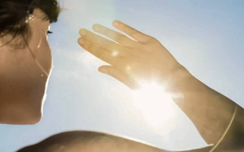 Exposição solar aumenta risco de desenvolver problemas oculares