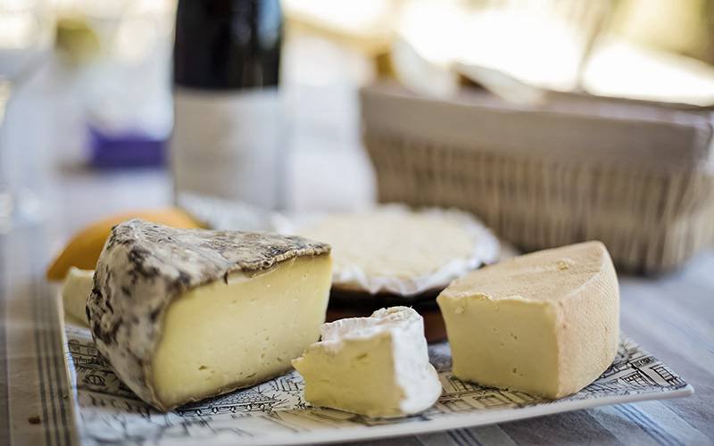 Consumo de queijo pode compensar danos causados pela ingestão de sal