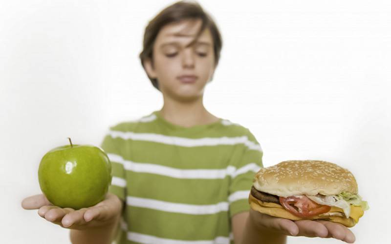 Educar sobre fast-food promove hábitos alimentares saudáveis