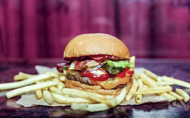 Fast Food afeta negativamente saúde cerebral