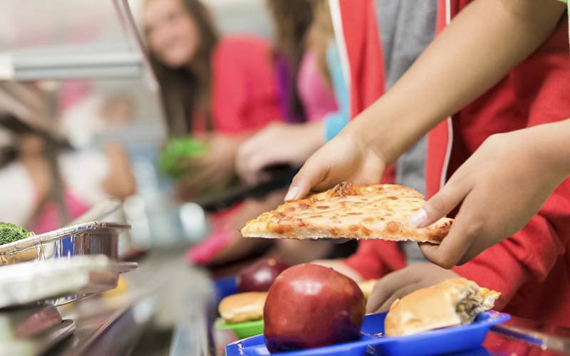Alertas para riscos de tempo reduzido das refeições das crianças