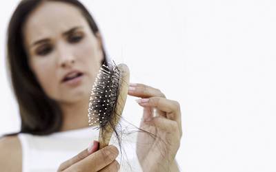 Dieta cetogénica pode promover queda de cabelo