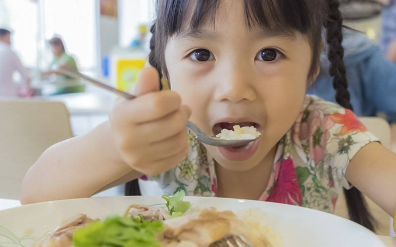 Apoio escolar e familiar previne obesidade em crianças chinesas