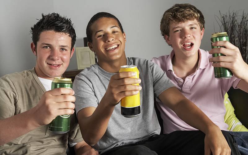 Consumo perigoso de álcool por crianças e jovens aumenta