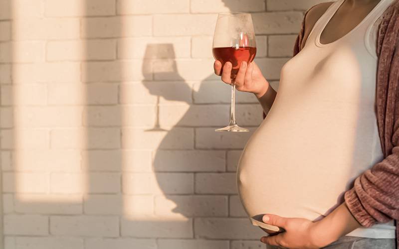 Álcool na gravidez ligado a pior funcionamento cognitivo infantil