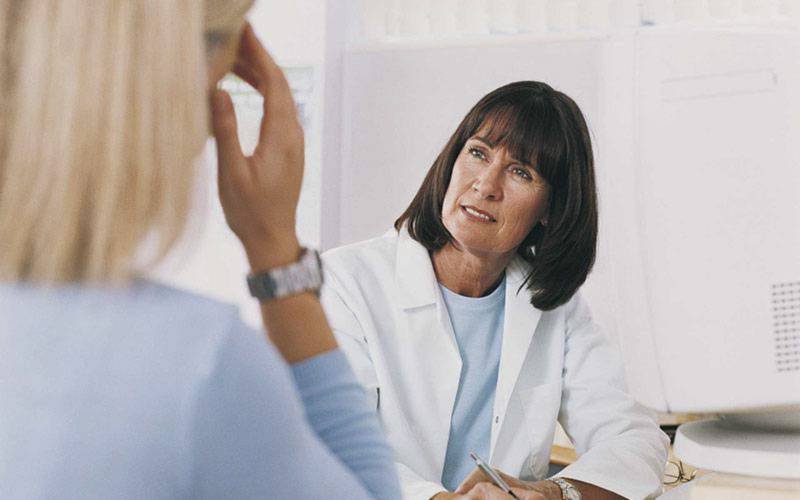 Menopausa precoce eleva risco de problemas de saúde