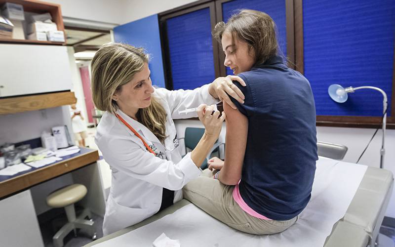 Dose única da vacina contra HPV é eficaz