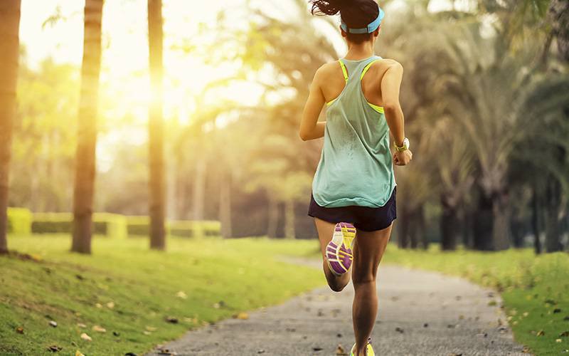 Prática de exercício físico matinal pode combater insónias
