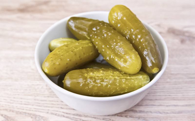 Consumo excessivo de pickles pode prejudicar sistema imunitário