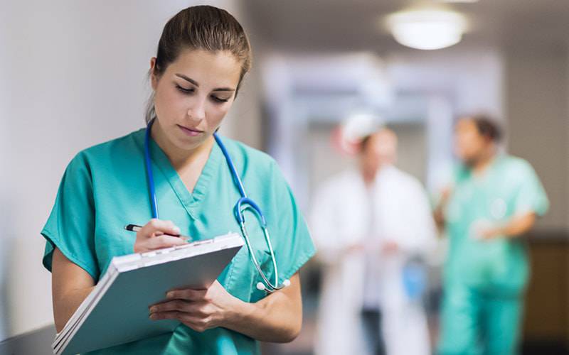 ARS do Algarve vai contratar 42 enfermeiros