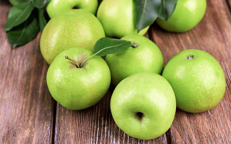 Descubra três benefícios para a saúde do consumo de maçã verde