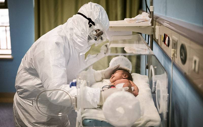 COVID-19: bebés podem ter febre e doença respiratória leve