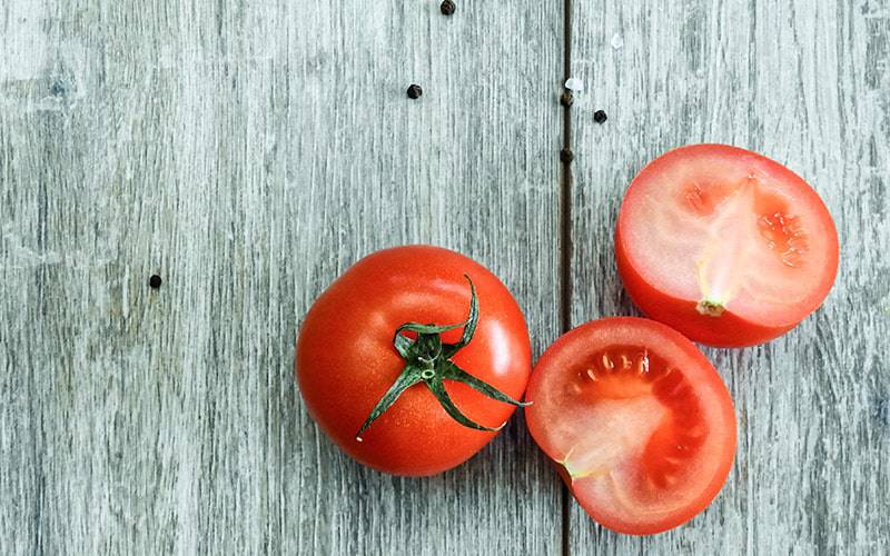 Tomate pode ter propriedades protetoras da pele